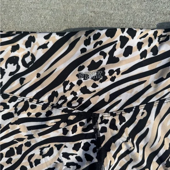 PINK SPORT Victoria’s Secret Leopard Print Women's Biker Shorts size M - Picture 5 of 5